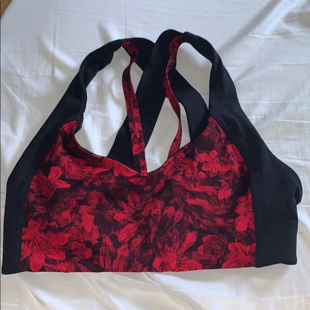 Lululemon sports bra